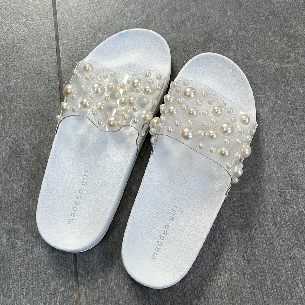 Slides with pearls